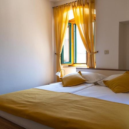 Apartments Linda Makarska Esterno foto